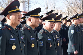 1 ноября 2018 года у здания Министерства обороны Монголии прошла церемония проводов монгольских военнослужащих на обучение в Россию. Военный и военно-воздушный атташе при Посольстве России в Монголии Г.М.Сулимук обратился к ним с напутственным словом.
