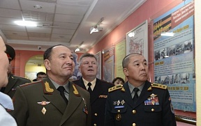 11-15 июня с.г. в Улан-Баторе находился командующий войсками Восточного военного округа, генерал-лейтенант Г.В.Жидко