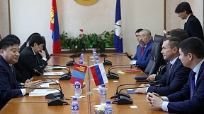 12 ноября 2018 года в рамках рабочей поездки мэра Иркутска Д.В.Бердникова в Монголию между городами-побратимами Иркутском и Улан-Батором подписано Дополнительное соглашение о дружбе и сотрудничестве